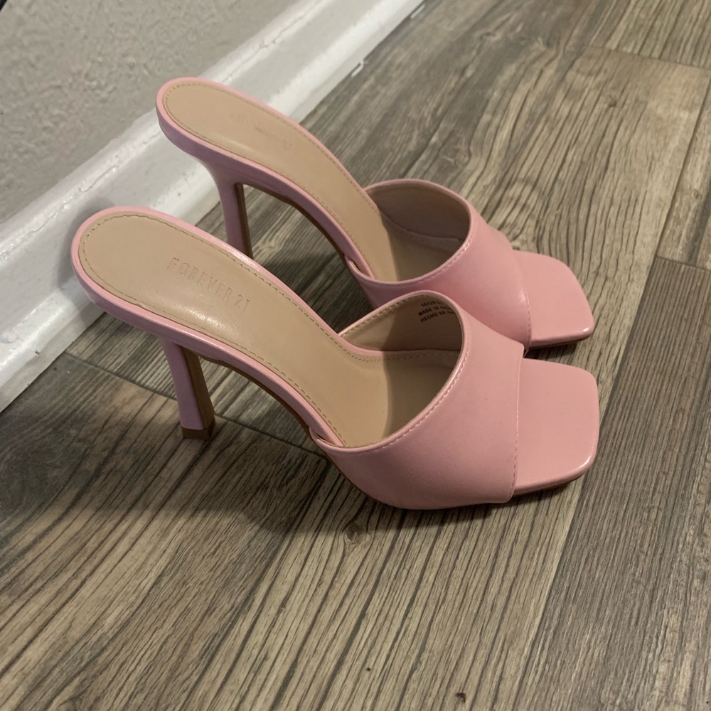 NWOT Forever 21 blush pink heels